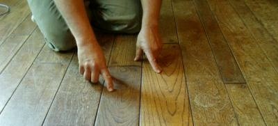Reparar suelo parquet